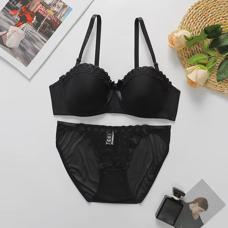 Butterfly Steel Ring Non-Slip and Adjustable Straps Fashionable Bra Set